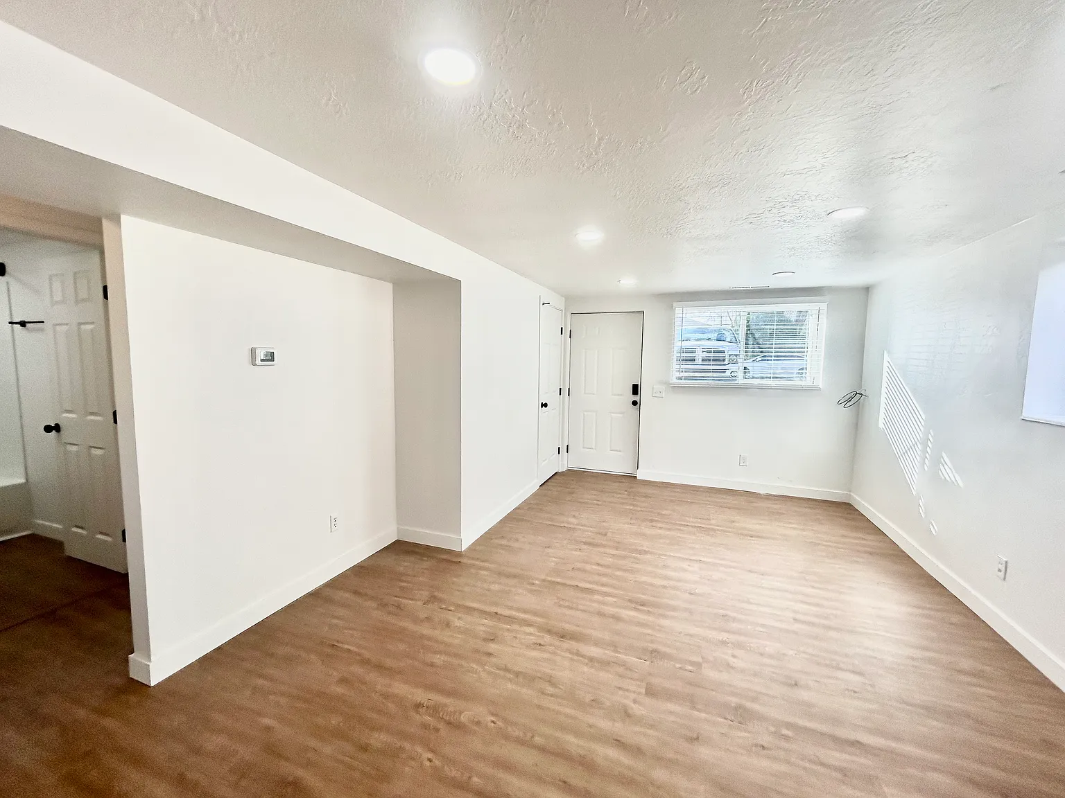 2 bed, 800 sqft, $1,400 — Photo 4
