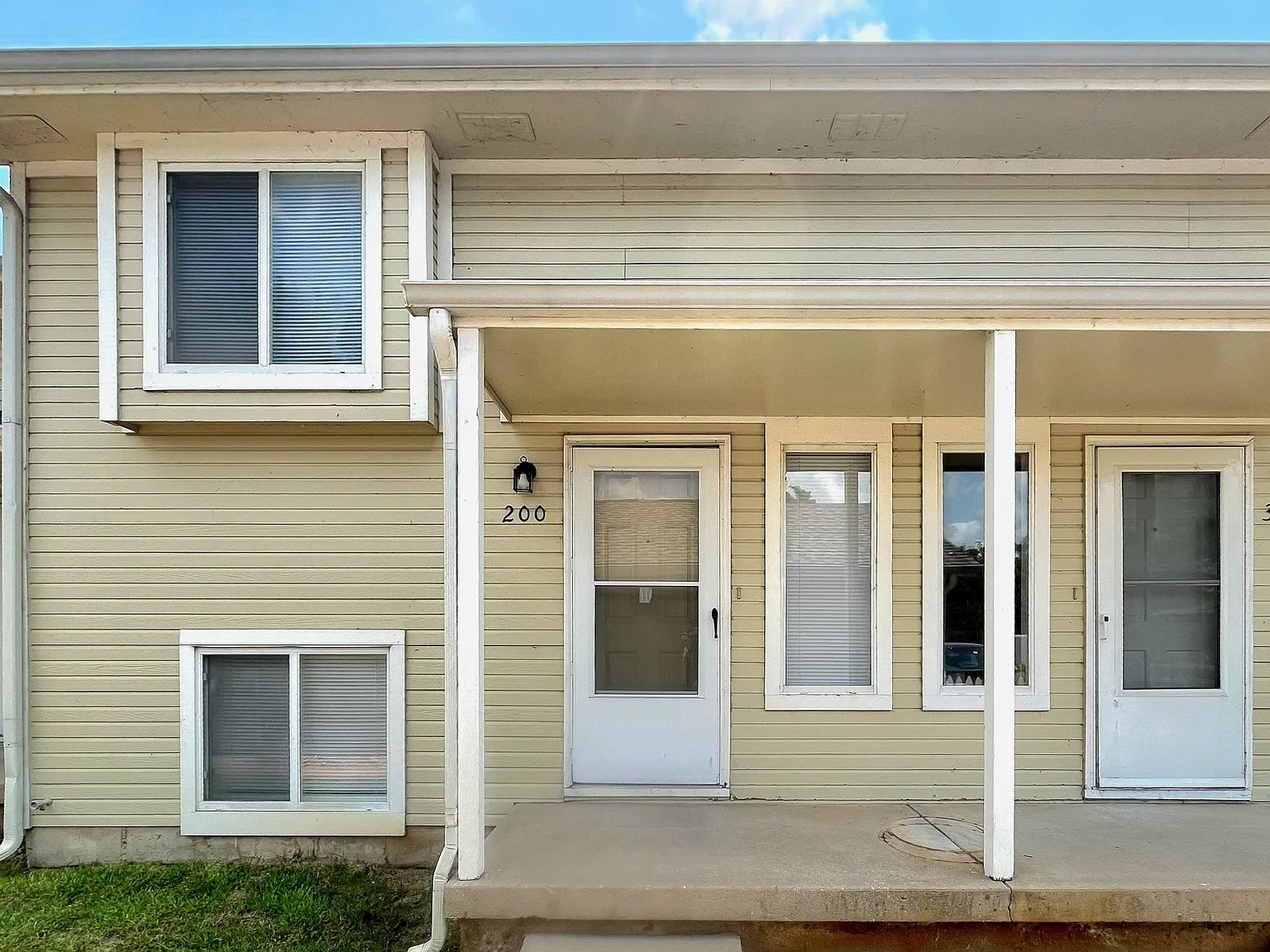2 bed, 1080 sqft, $1,150 — Photo 1