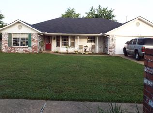 1498 Amy Cir, Springdale, AR 72762