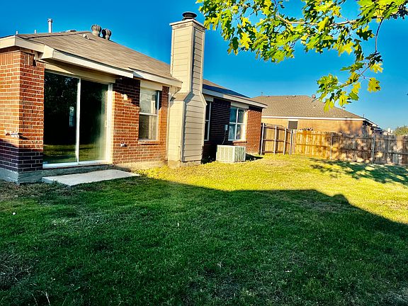 4th image of 2228 Tailburton Ct