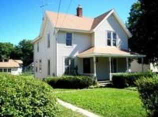 832 Jackson St, Aurora, IL 60505