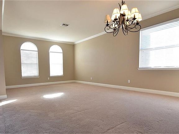 3rd image of 9736 Windburn Dr