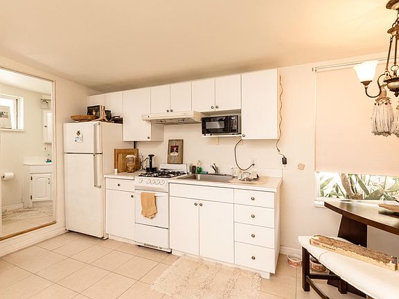 3rd image of 2626 Beach Blvd S #B