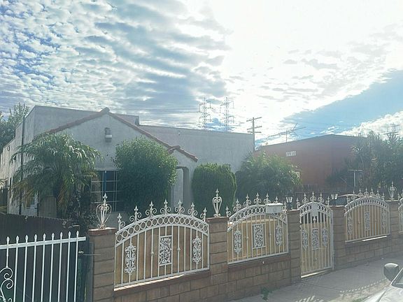 3rd image of 1214 E Glencoe St