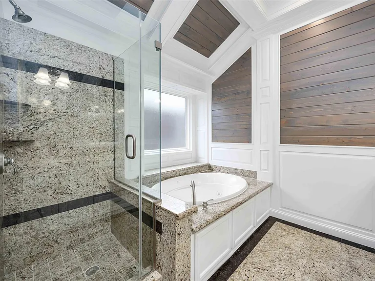 4031 Fernwood Dr — Photo 37