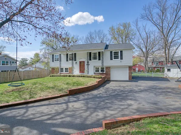12805 Point Pleasant Dr, Fairfax, VA 22033