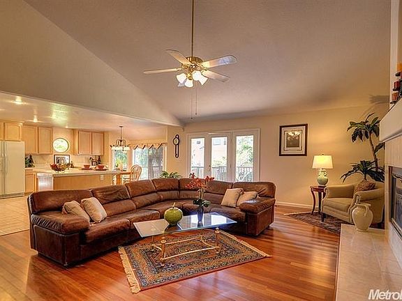 3rd image of 2132 Sheffield Dr