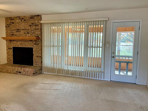 5th image of 122 Candice Dr