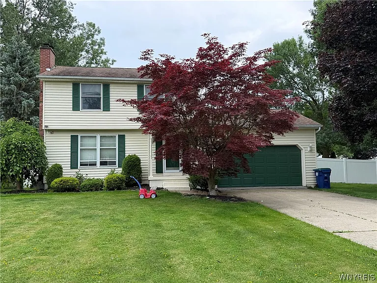 783 N French Rd — Photo 1