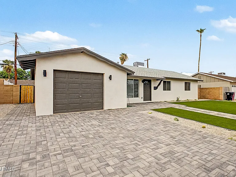 8440 E Palm Ln — Photo 4