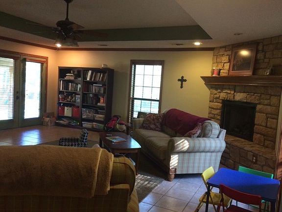 3rd image of 149 Robinhood Ln