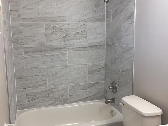 5th image of 1041 S Brinker Ave