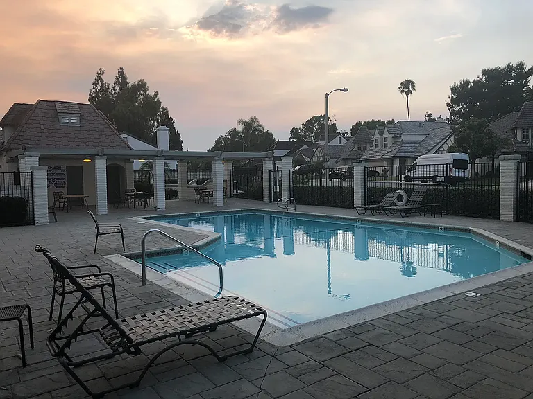 1109 Powell Dr — Photo 1