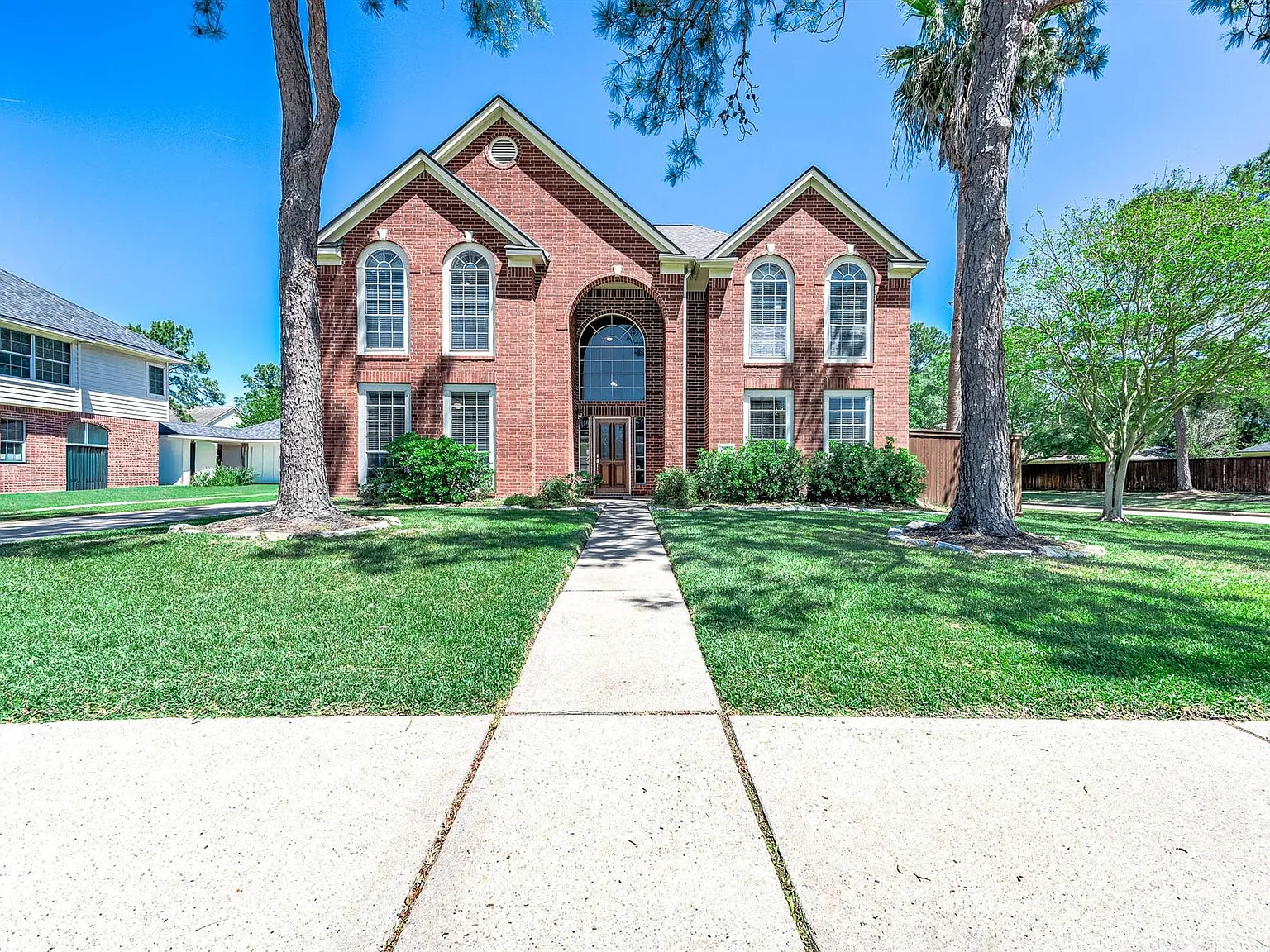 4 bed, 3.5 bath, 3303 sqft, $2,750 — Photo 1