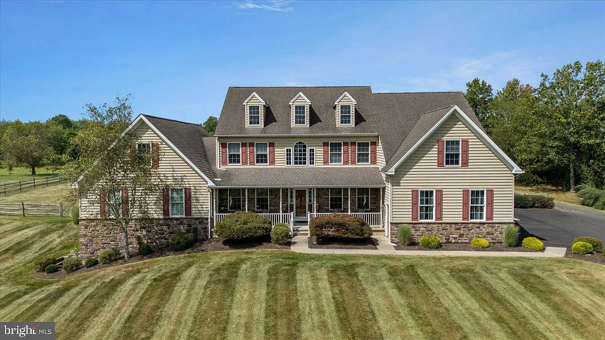 174 Smithtown Rd photo 1