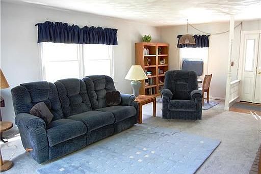 2nd image of 5015 Devonshire Ave