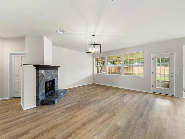 412 Tamara Dr — Photo 16