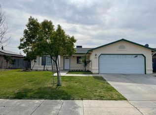 1232 Carmen Ave, Madera, CA 93638