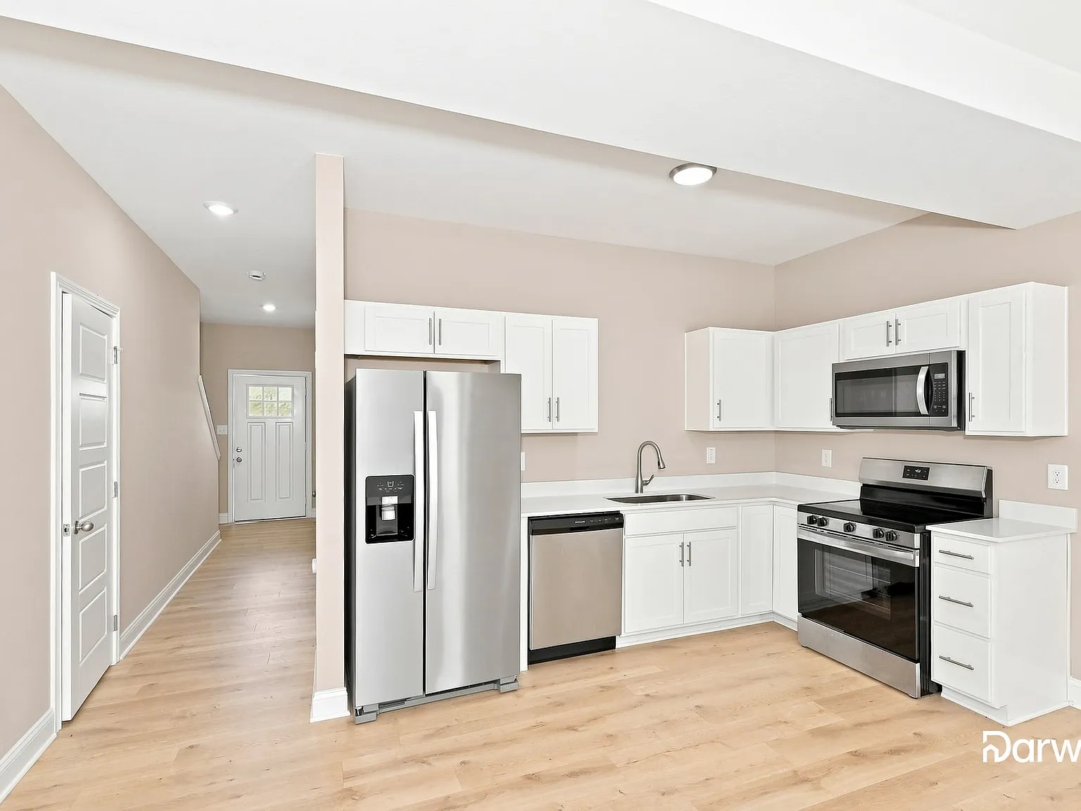 2 bed, 2.5 bath, 1550 sqft, $1,305 — Photo 2