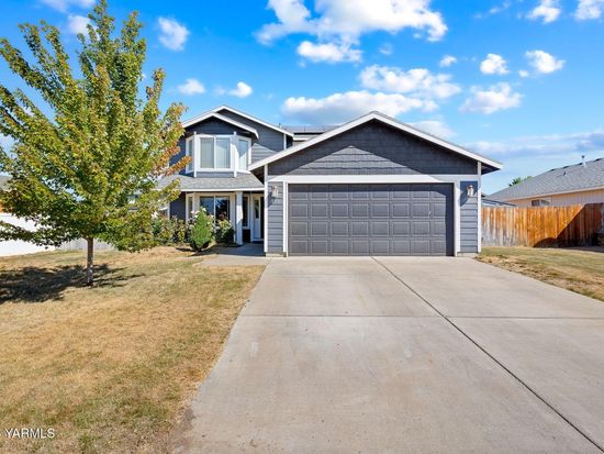 709 Cascade Ave, Moxee, WA 98936
