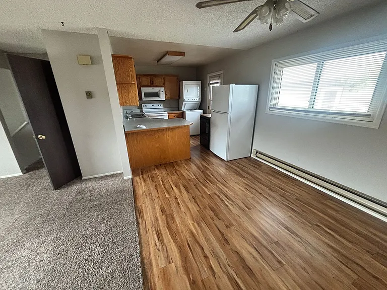 1560 Van Buren St — Photo 9