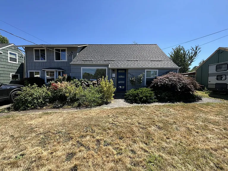 6640 NE Roselawn St — Photo 1