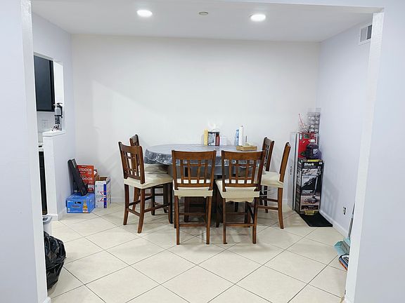 3rd image of 75 Rockwood #75
