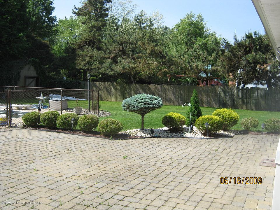 2nd image of 110 Stiles Pl
