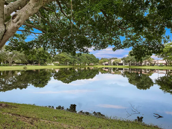 702 DEER CREEK NORTH SHORE Drive, Deerfield Beach, FL 33442