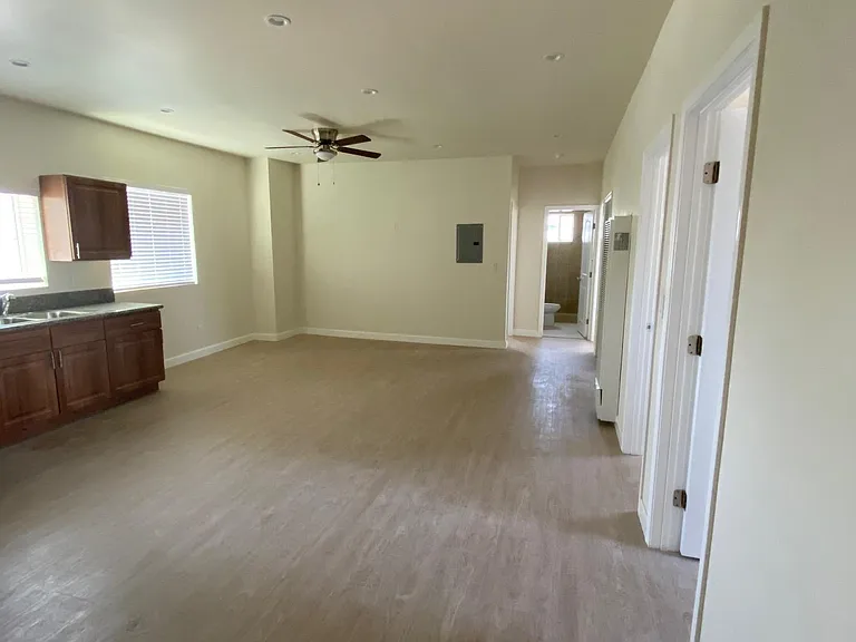 2508 Naomi Ave #4 — Photo 1