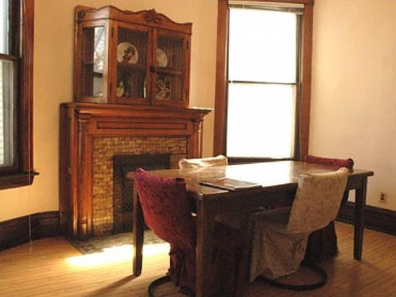 2nd image of 1133 W Wrightwood Ave APT 2