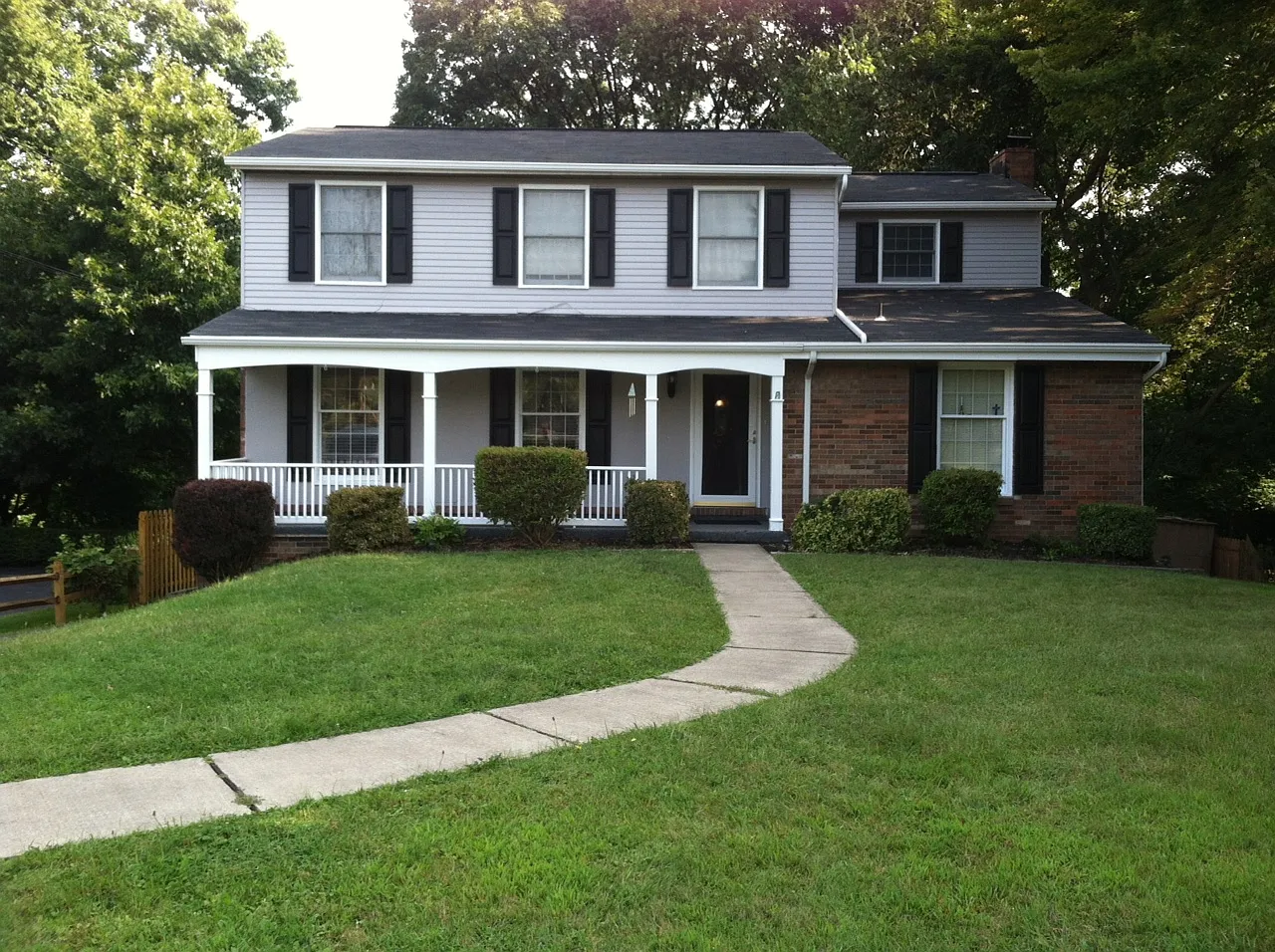 136 Pilgrim Dr photo 1