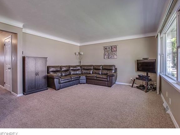 4th image of 1629 Longwood Dr