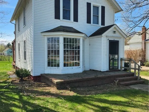 65 Burgess St, Silver Creek, NY 14136