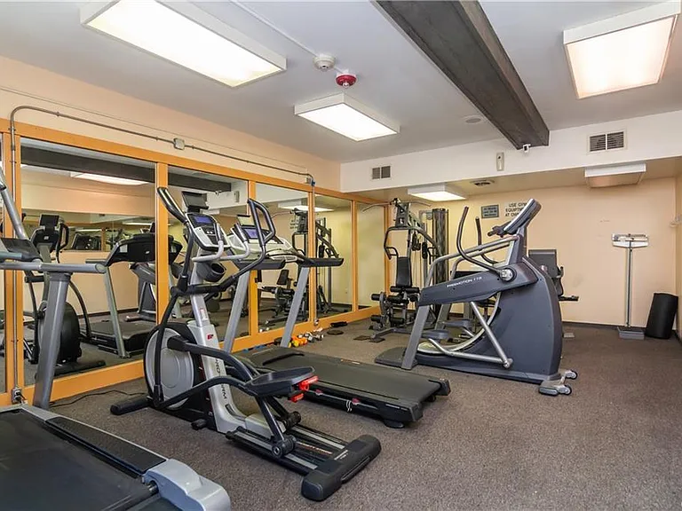 22100 Burbank Blvd #259G — Photo 11