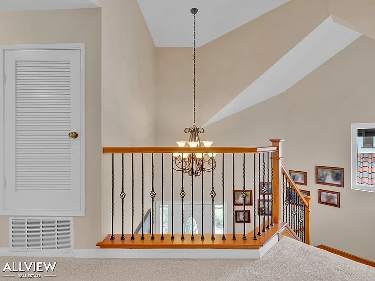 17547 Devereux Rd — Photo 12