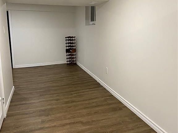 3rd image of 984 Ellrose Ave
