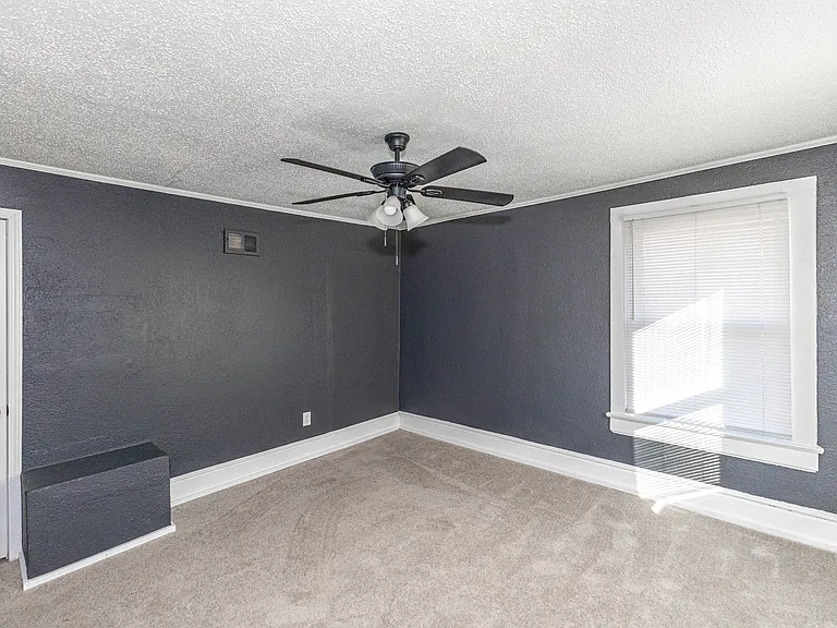 3901 Central St — Photo 41