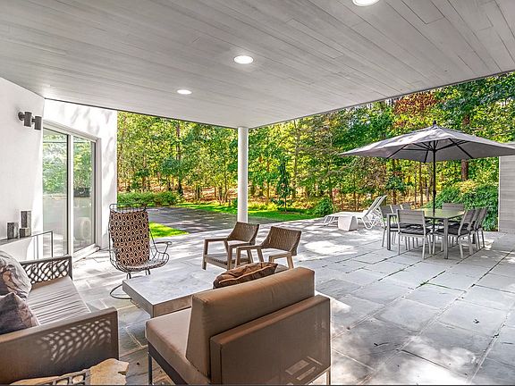 2nd image of 8 Marion Ln