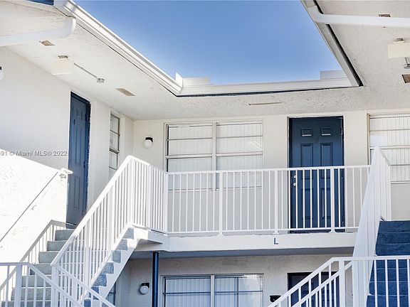 3rd image of 370 Sunshine Dr #6