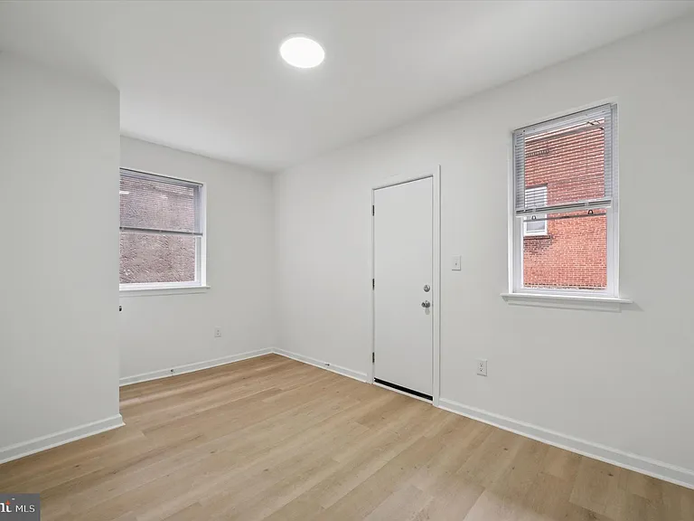 5431 Walnut St #1 — Photo 4