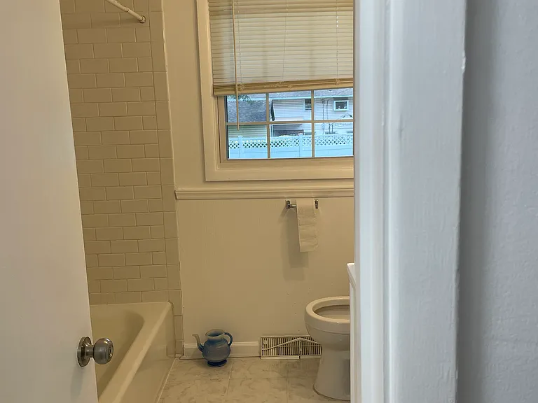 8018 Hammond St — Photo 5