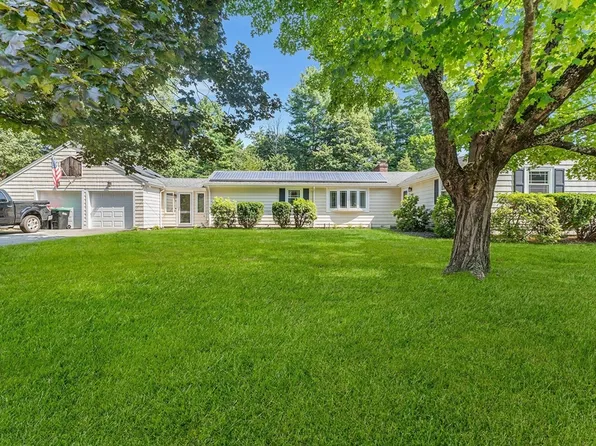 16 Elizabeth St, Plainville, MA 02762