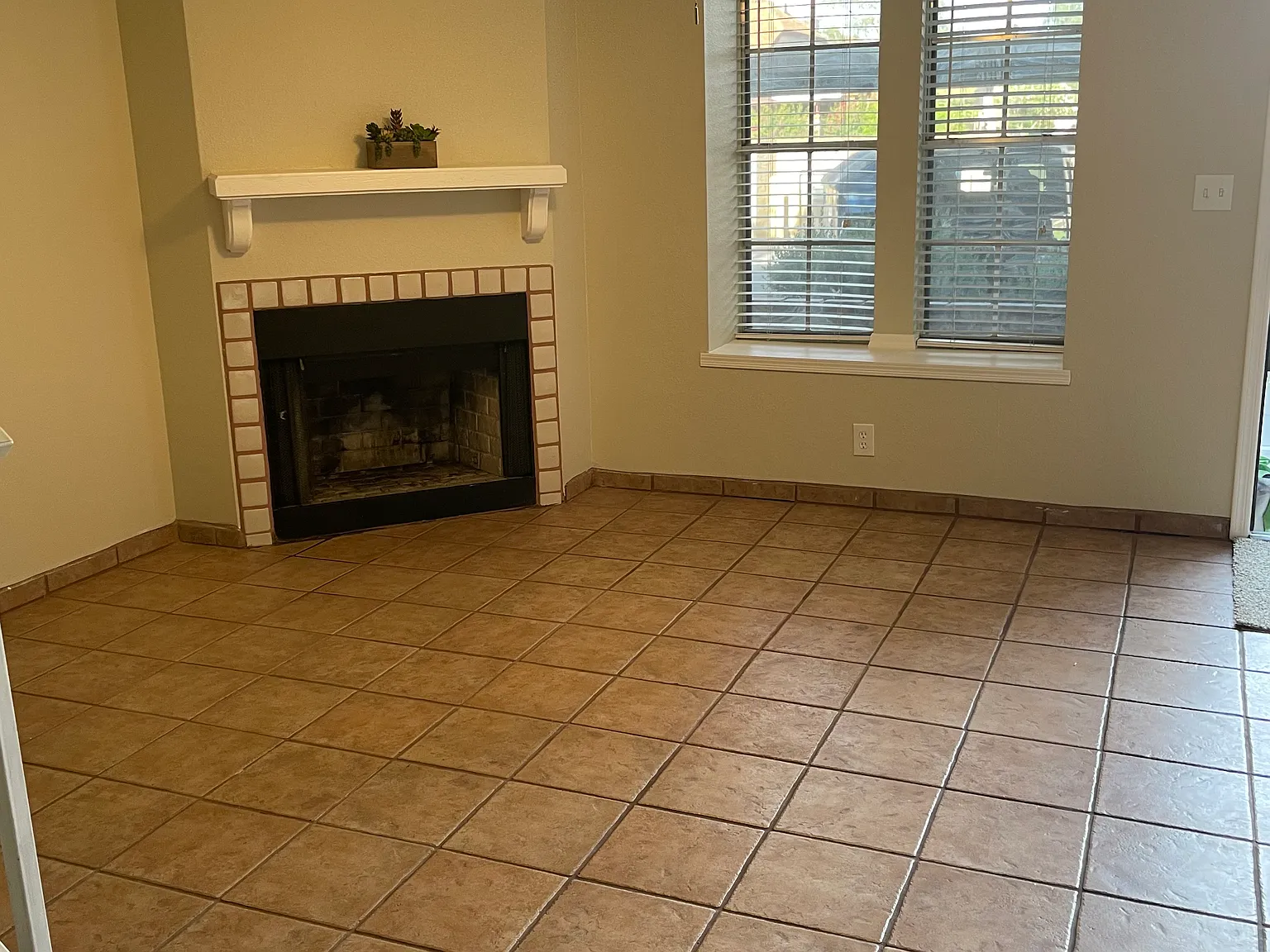 2 bed, 2.5 bath, 1088 sqft, $1,700 — Photo 1