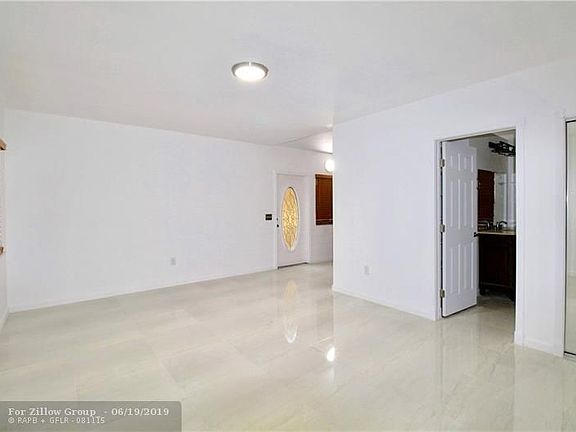 4th image of 1362 NW 102nd St