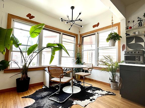 3rd image of 3056 N Allen Ave #3