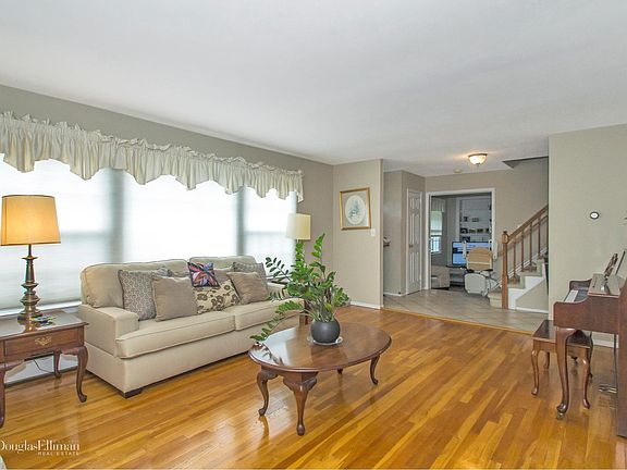 2nd image of 17 Kingfisher Dr