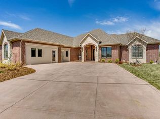 1631 N Red Oaks Ct, Wichita, KS 67206