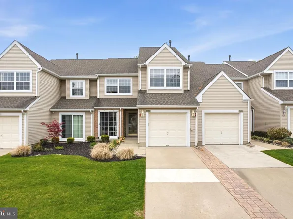 2102 Doral Dr, Blackwood, NJ 08012