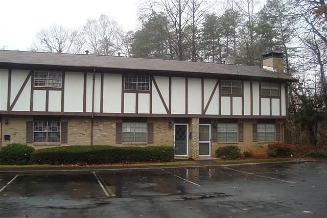 1st image of 2944 N Dekalb Dr APT B